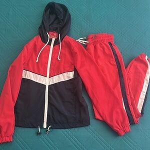 🔥 Vintage Vibes Two-Piece Tracksuit 🔥